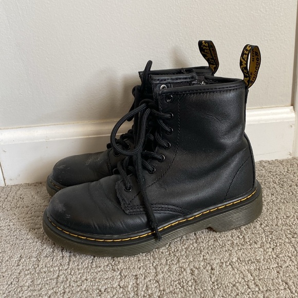 Dr. Martens black zip up combat boot big girl size 1 - Picture 3 of 9